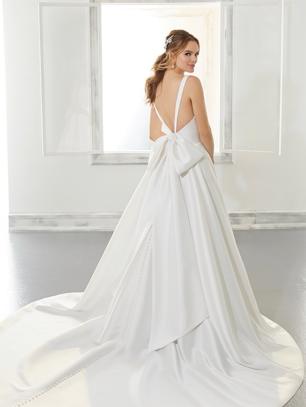Elegant White V-Neck A-Line Wedding Gown
